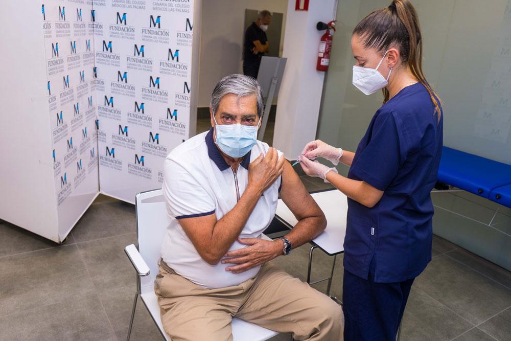 Pedro Cabrera se vacuna contra la gripe